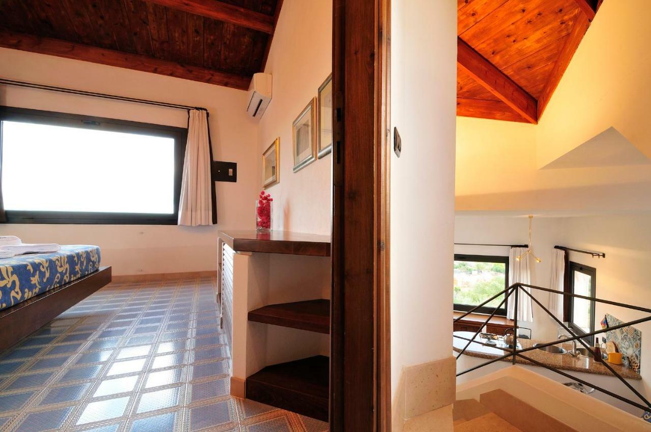 Residence L'Ea Di Lavru - Appartamenti Mono-Bilo-Trilocali Porto San Paolo  Exterior photo