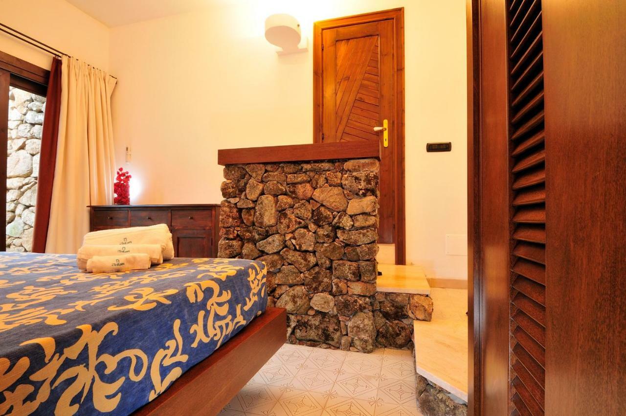 Residence L'Ea Di Lavru - Appartamenti Mono-Bilo-Trilocali Porto San Paolo  Exterior photo
